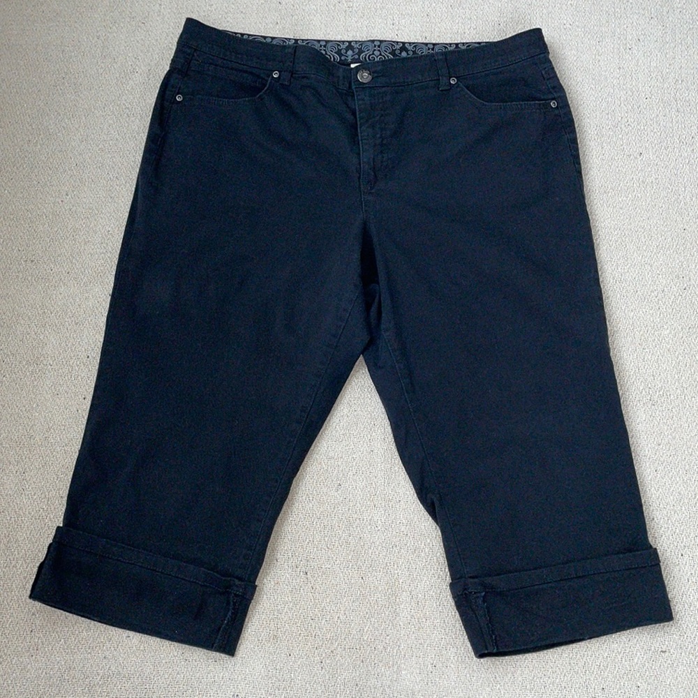 Fade Glory Sz 20W blk  cotton cuffed capris pants